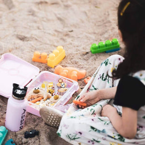 Assia with her Pink Stainless Steel Water Bottle Personnalized by Kiddy Planet and her customized Pink Unicorn Bento Lunch Box